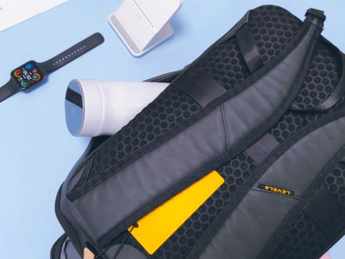 地平線8號零感背包輕體驗 當(dāng)極簡風(fēng)格撞上level 8,三層零感體驗打造精品背包