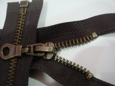 【中國(guó)拉鏈?zhǔn)笾放?夾克箱包三力金屬拉鎖 產(chǎn)品暢銷(xiāo)海內(nèi)外】?jī)r(jià)格,廠家,圖片,拉鏈,協(xié)能(福建)拉鏈工業(yè)-